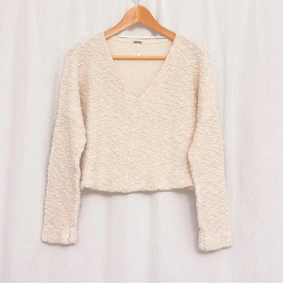 Free People Cotton Women's Ivory V-neck Popcorn pullover size S oversized - Picture 3 of 7